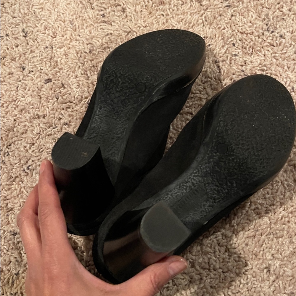 La canadienne suede clogs. Size 8 - Picture 5 of 8